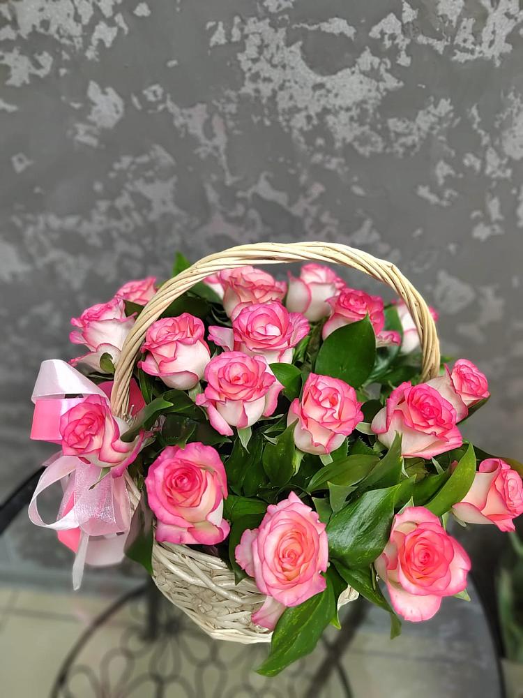 Цветочная композиция из Розы в корзине в Гвардейске