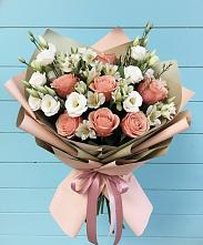 Букет цветов из:  Розы, Альстромерии и Лизиантусы #REPLACE_PRED# Гвардейске
