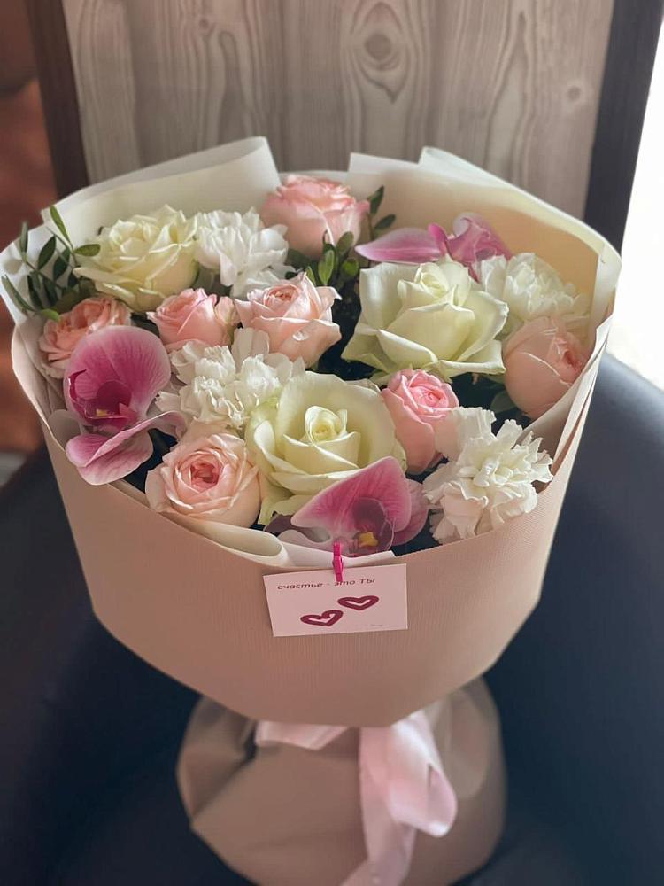 Букет цветов из: Орхидеи, Розы и Гвоздики в Гвардейске