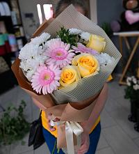 Букет цветов из:  Герберы, Розы и Хризантемы в Гвардейске
