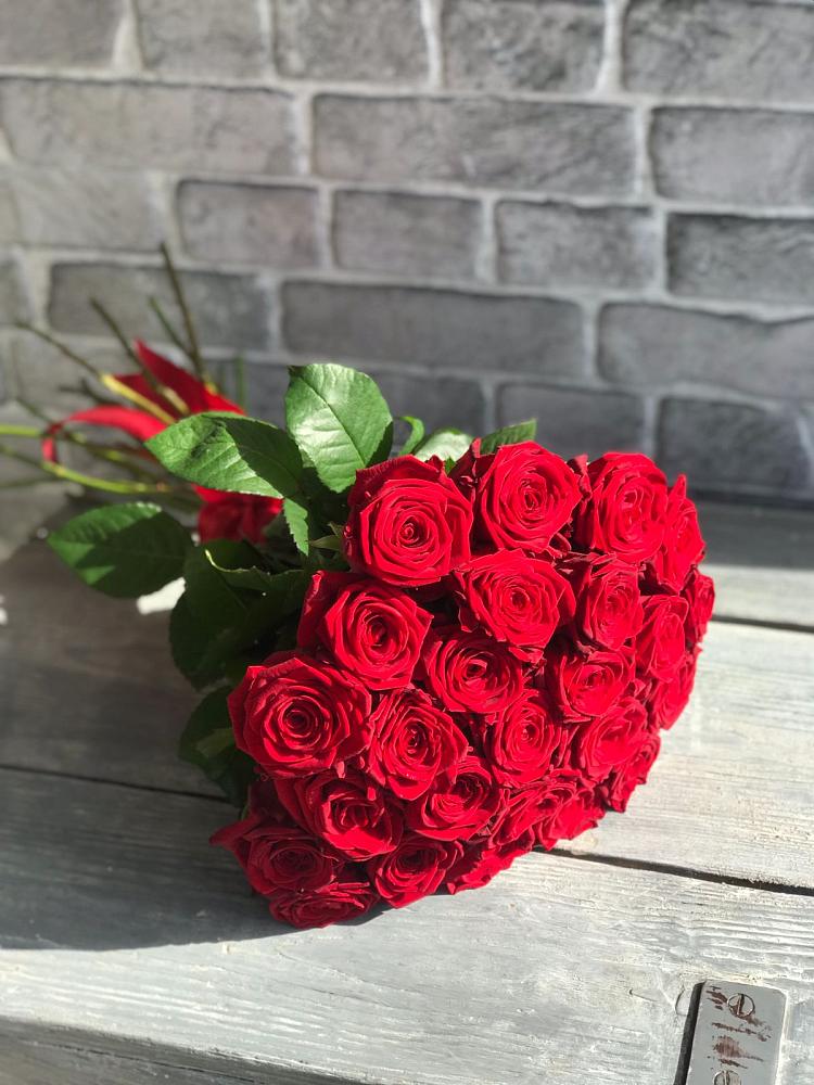 Букет Красные розы Фридом в Гвардейске