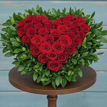 Цветочная композиция из Розы в виде сердца в Гвардейске