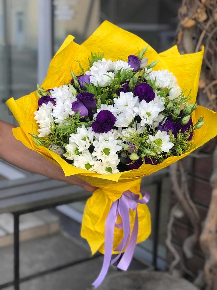 Букет цветов из: Ирисы, Хризантемы и Ромашки в Гвардейске