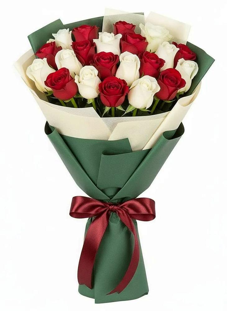 Букет Микс из красных и белых роз в Гвардейске