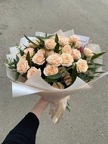 Букет Кремовые розы Латте в Гвардейске