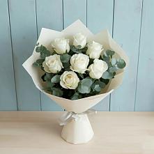 Букет Белые розы в Эвкалипте в Гвардейске