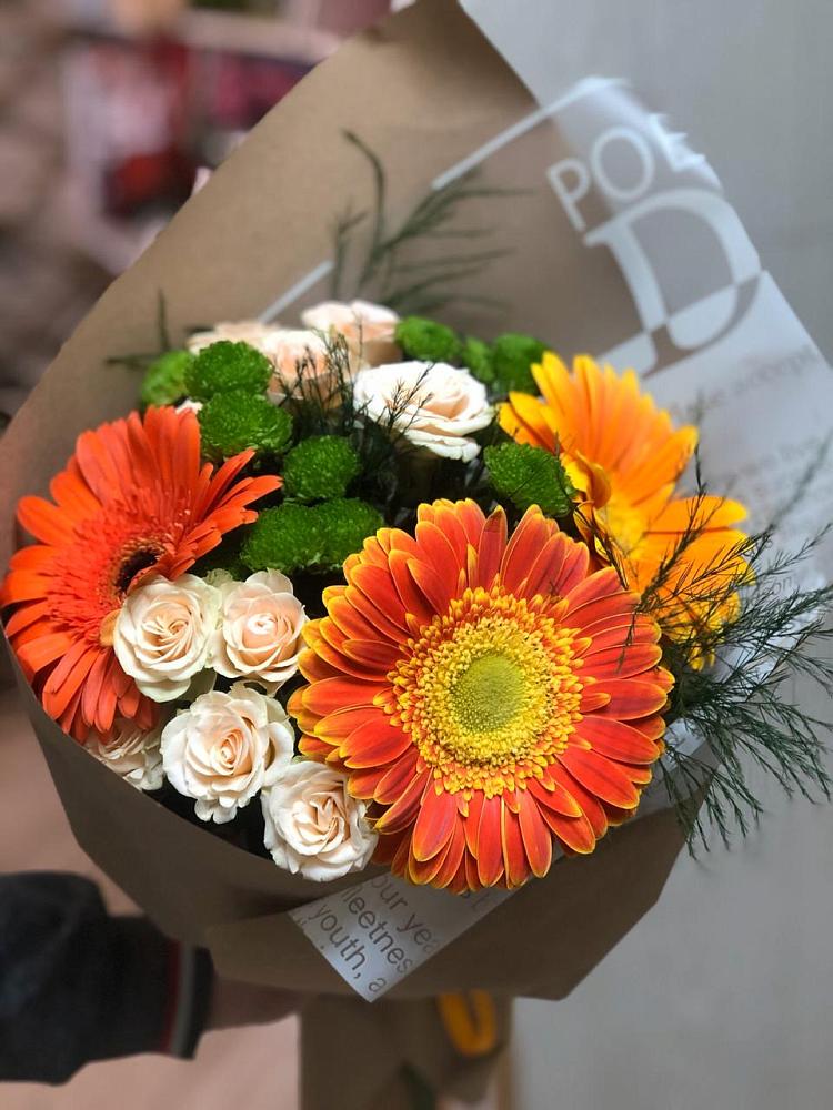 Букет цветов из: Герберы, Хризантемы и Розы в Гвардейске