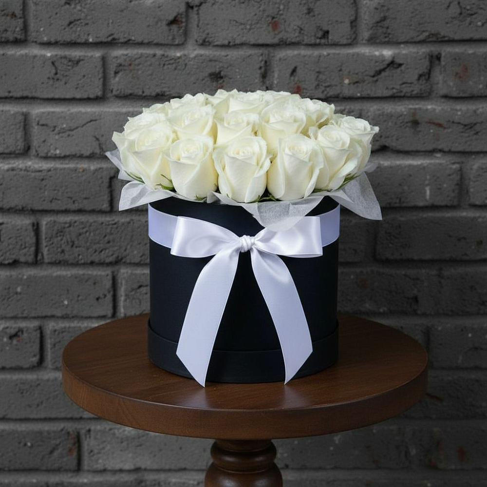 Цветочная композиция из Розы в шляпной коробке в Гвардейске