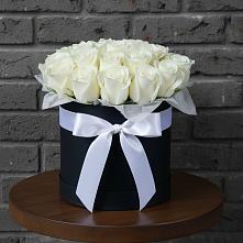 Цветочная композиция из Розы в шляпной коробке в Гвардейске